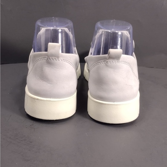 Ecco Women’s Gray Slip-On Shoes size 6 pre
Owned Exellent condition - Picture 4 of 10